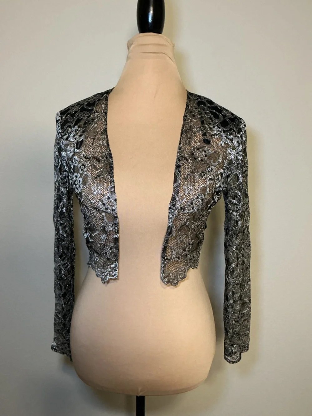 Silver Lace Cropped Bolero Shrug - Picture 2 of 10